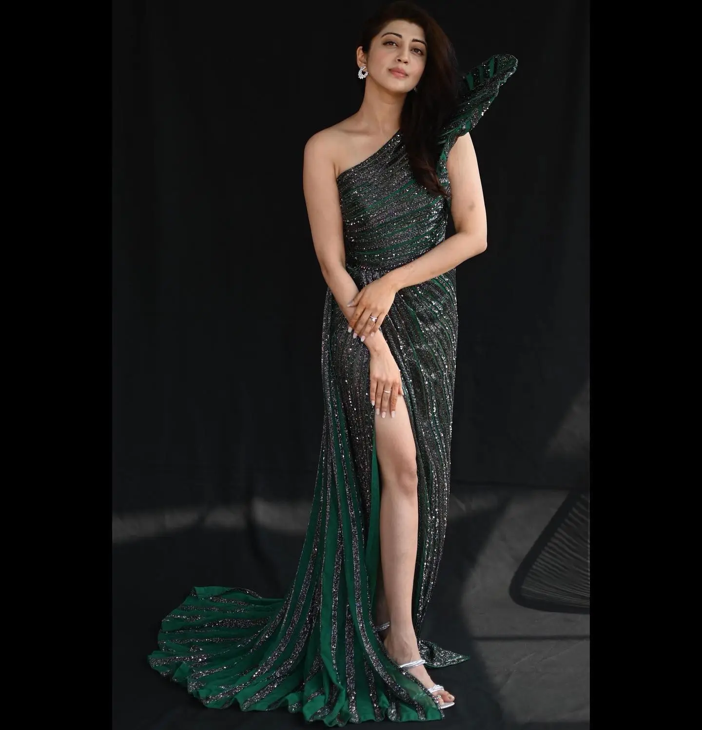 Mumbai Girl Pranitha Subhash Long Legs Show in Green Gown